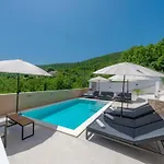 Villa Eden - Six Bedroom