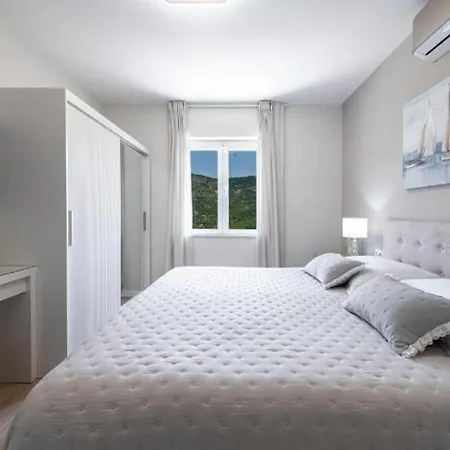 Villa Eden - Six Bedroom Dubrovnik