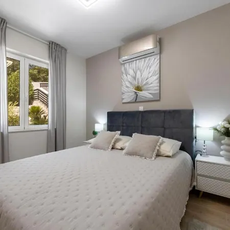 Eden Dubrovnik - Six Bedroom Villa *