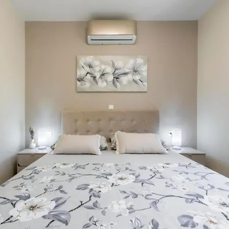 Eden - Six Bedroom Vila