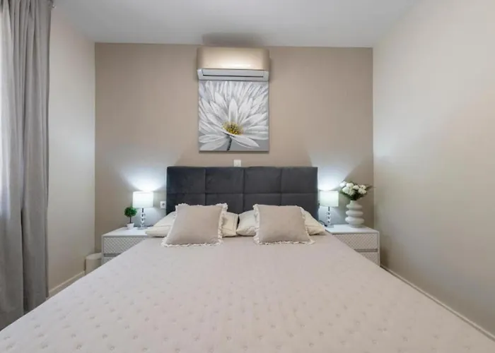 Eden Dubrovnik - Six Bedroom Villa *