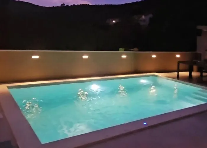 Villa Eden - Six Bedroom