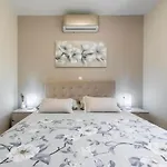Eden - Six Bedroom Vila