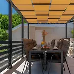 Eden - Six Bedroom Вилла